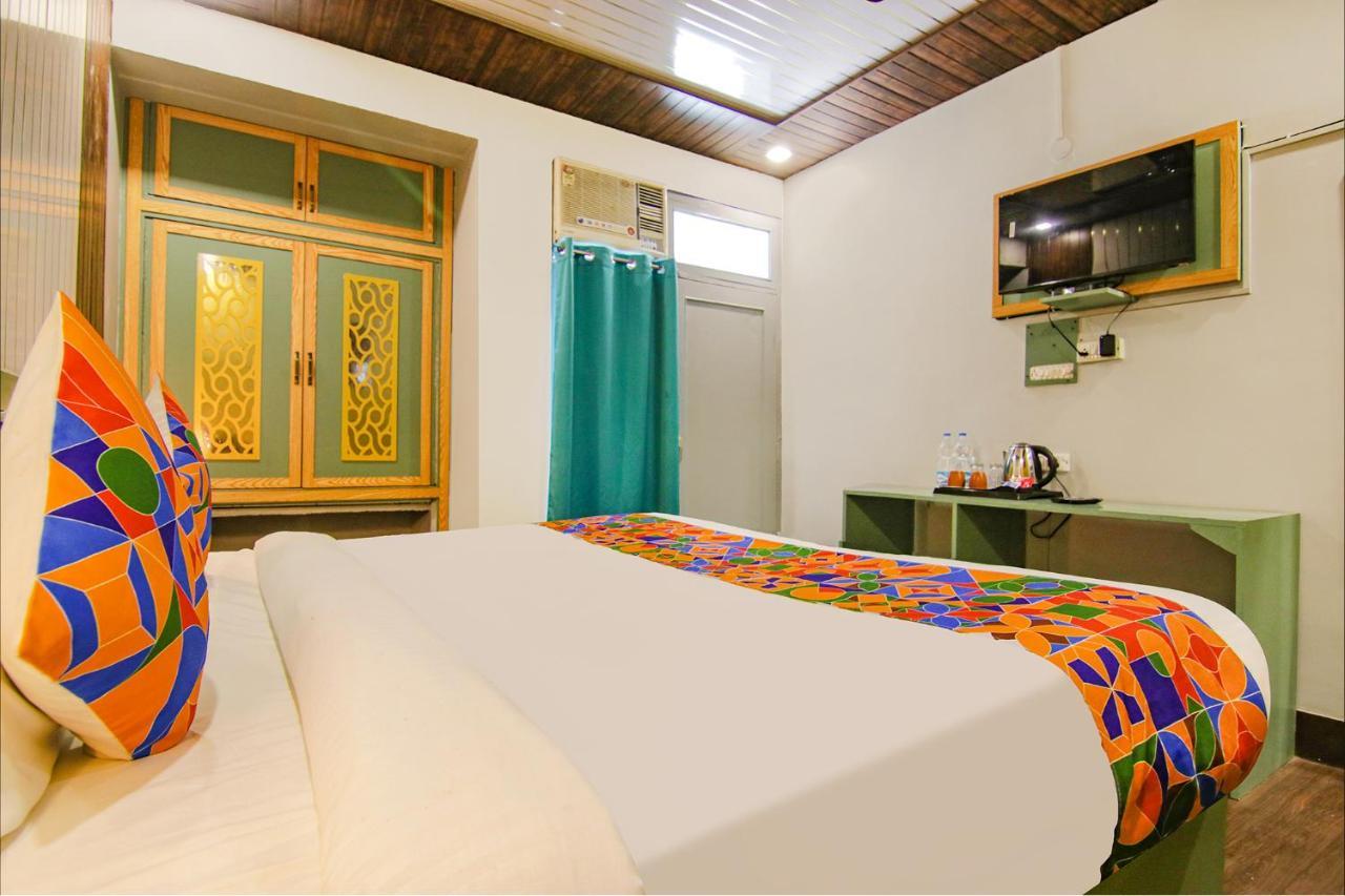 רישיקש Fabhotel Hi By Madras מראה חיצוני תמונה